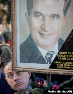 Ceaușescu și „Grădina Maicii Domnului". 26 ianuarie 2018, mormântul lui Nicolae Ceaușescu, București.