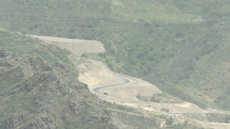 Временная дорога в Карабах, которая должна действовать до строительства новой дороги, пока не построена