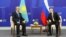 Президент Казахстана Касым-Жомарт Токаев и президент РФ Владимир Путин, 17 июня 2022