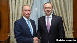 Armenia - Russian Security Council Secretary Nikolay Patrushev (left) and his Armenian counterpart Armen Grigorian meet in Yerevan, June 16, 2022.