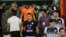 وریا غفوری در شهریور ۹۸ با لباس «دختر آبی» وارد استادیوم شد