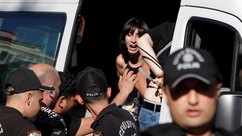 Policija prekinula Prajd šetnju u Ankari