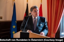 ES Emil Hurezeanu, ambasadorul României în Austria.