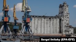 Un siloz de cereale distrus la Mariupol