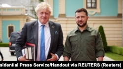 Британскиот премиер Борис Џонсон во посета на Украина 