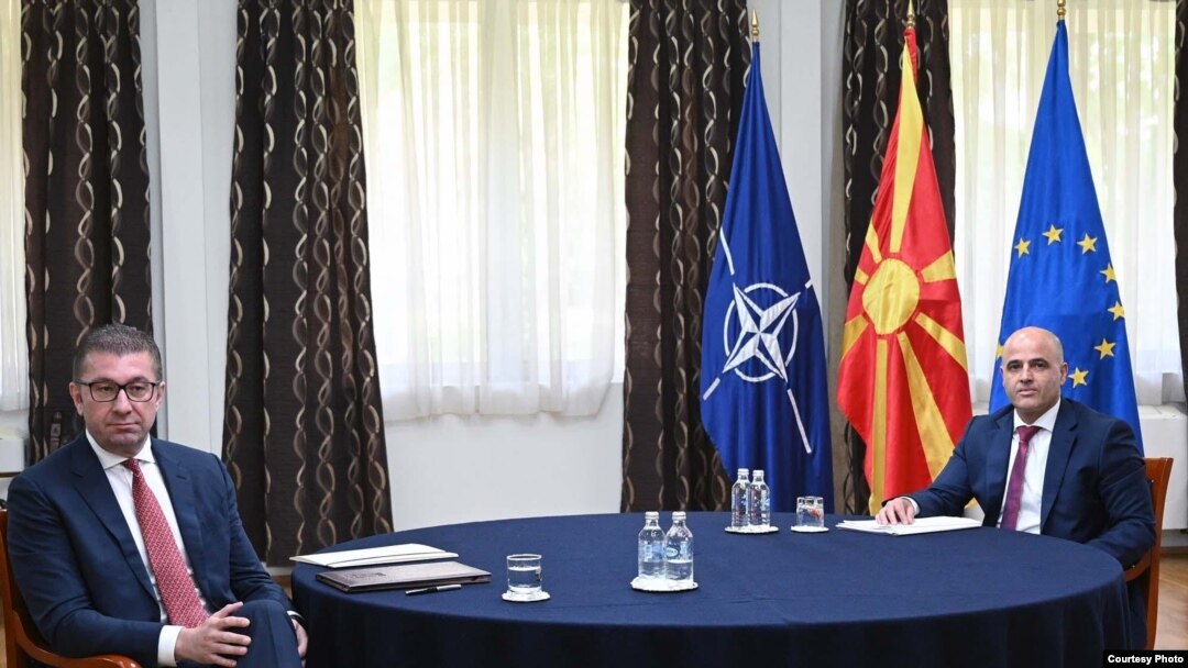 Архивска фотографија - Претседателот на Владата Димитар Ковачевски на средба со претседателот на ВМРО-ДПМНЕ Христијан Мицкоски.