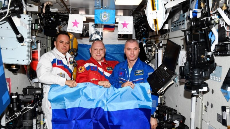 Ruski astronauti u svemiru istakli zastave separatističkih  republika Ukrajine