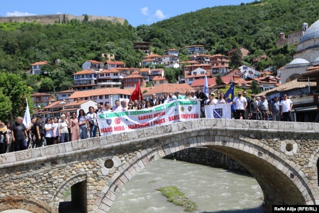 Marshi në Prizren, në nderim të viktimave të gjenocidit në Srebrenicë.