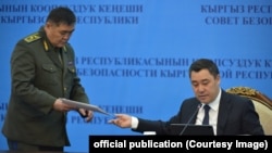 Садыр Жапаров жана Камчыбек Ташиев. Архив сүрөт.