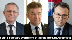 Специјалниот претставник на ЕУ за дијалог меѓу Косово и Србија, Мирослав Лајчак во средина со главните преговарачи на Србија и на Косово. 