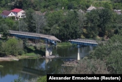 Підірваний міст через Сіверський Донець в районі Лисичанська, літо 2022