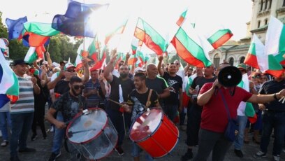 Проевропейска либерална партия подкрепя евроинтеграцията на Северна Македония но протестира