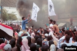 Одна из массовых уличных акций против военного правления в Судане. Город Порт-Судан, 30 июня 2022 года
