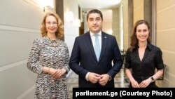 15 ივნისი. სტოკჰოლმი. ევროპულ საქმეთა საკითხებში ფინეთის რესპუბლიკის მინისტრი ტიტი ტუპურაინენი, საქართველოს პარლამენტის თავმჯდომარე შალვა პაპუაშვილი, ფინეთის პრემიერ-მინისტრი სანა მარინი