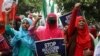 معترضان در هند در اعتراض به آن‌چه «سیاست بولدوزری» خوانده‌اند، خواستار توقف تخریب اموال مسکونی و تجاری مسلمانان این کشور شدند