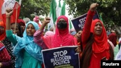 معترضان در هند در اعتراض به آن‌چه «سیاست بولدوزری» خوانده‌اند، خواستار توقف تخریب اموال مسکونی و تجاری مسلمانان این کشور شدند