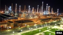 Rafinărie de petrol din Iran.