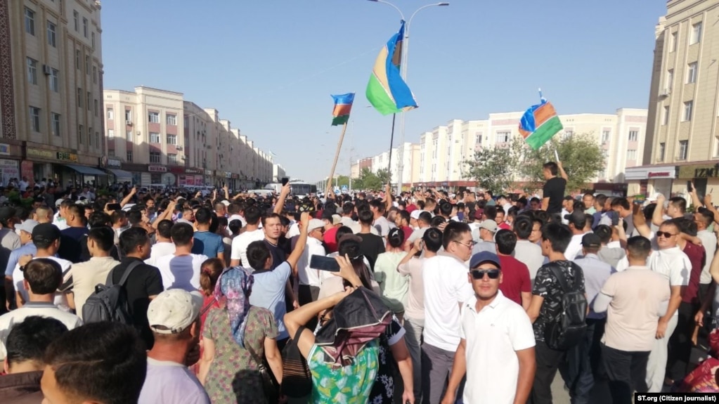 Протести в Каракалпакстані розпочалися після публікації проєкту поправок до Конституції Узбекистану
