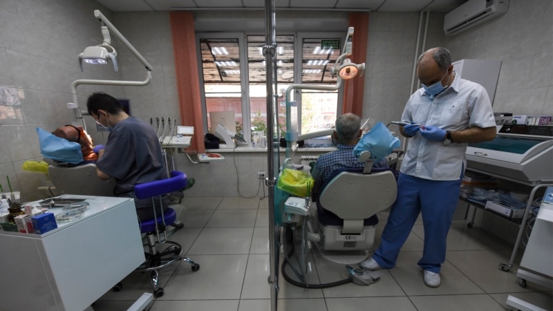 В Минздраве хотят приостановить досрочное снятие пенсионных накоплений для оплаты услуг стоматологов