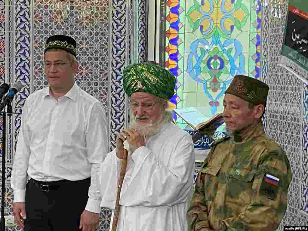 Сулдан: Радий Хәбиров, Тәлгать Таҗетдин һәм Хәмзә Хафизов