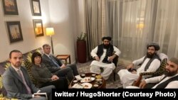 طالب چارواکو سره د برېتانيا د شارژدافير کتنه