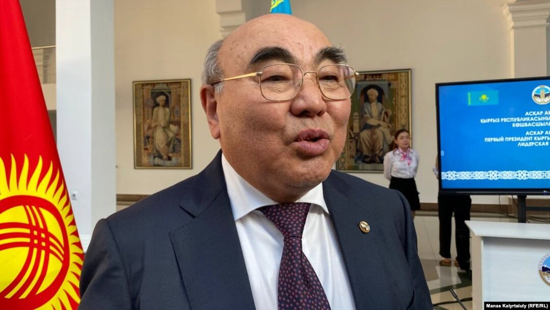 Кыргызстандын мурдагы президенти Аскар Акаев, Алматы, 19-июнь 2022-жыл. 