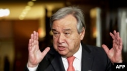 Antonio Guterres jurnalistlər qarşısında, 12 aprel, 2016-cı il