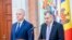 Premierul Ion Chicu, flancat de Igor Dodon