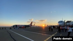 უკრაინის მოქალაქეები კიევში გაფრინდნენ.