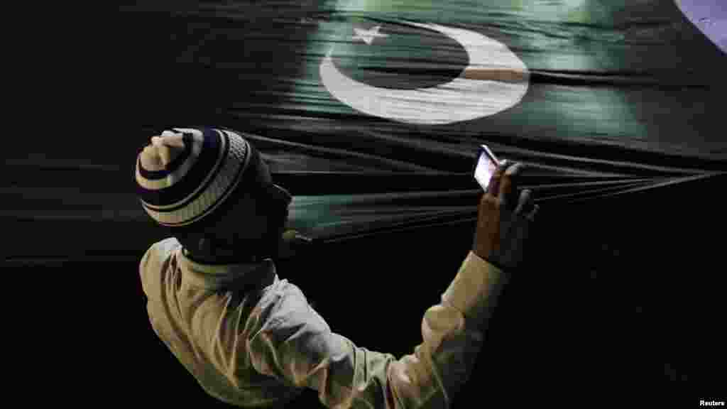 Pakistan - Predizborna kampanja Jamaat-e-Islami partije, 5. maj 2013. Foto: REUTERS / Akhtar Soomro 