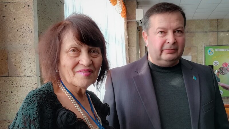 «Не склоним головы перед врагом»: Супруга Джемилева выступила на женском форуме в Геническе 