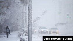 На одной из улиц Якутска. Иллюстративное фото.