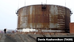 Резервуар для топлива на ТЭЦ-3 в Норильске