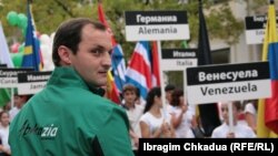 Ох уж это свободное от "родимых пятен проклятого прошлого" новое поколение политиков, с которым мы привыкли связывать самые светлые надежды на будущее, в которое так хочется верить!