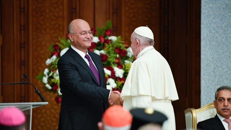 Papa Francisc, în vizită istorică în Irak, cere încetarea violențelor