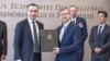 Ministrul Economiei, Bogdan Ivan, și însărcinatul pentru afaceri al SUA, Michael Dickerson.