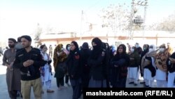 کوټه کې نرسان د خپلو تنخاګانو او نوکریانو پخولو لپاره په احتجاج راوتي دي