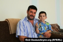 Таир Смедляев с младшим сыном