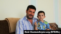 Tair Smedlayev küçük oğlu ile
