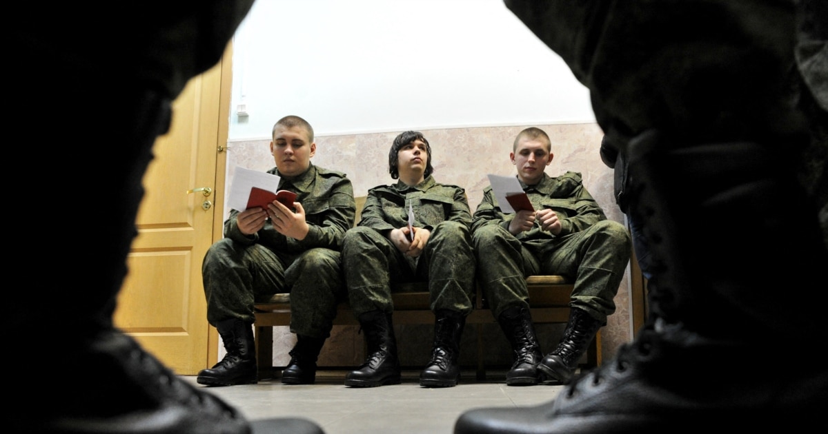 Владимир Путин неведнъж е обещавал, че наборниците – млади мъже,