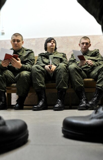 Владимир Путин неведнъж е обещавал че наборниците – млади мъже