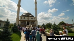 Відкриття мечеті Кадир Джамі на території села Левадки за два кілометри від Сімферополя, серпень 2019 року