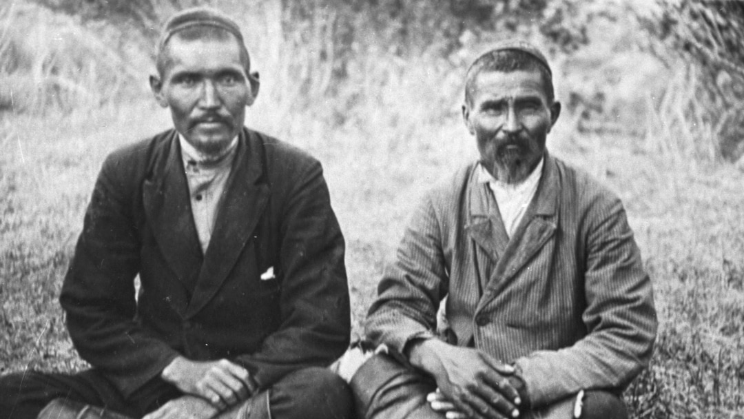 Шортқа кончар (орыс порно) Жалаңаш жетілген бөкселердің фотосуреттері