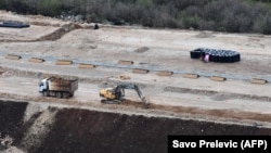 Një autostradë në Mal të Zi, e ndërtuar nga projekti i Kinës "Brezi dhe Rruga". Fotografi nga arkivi.