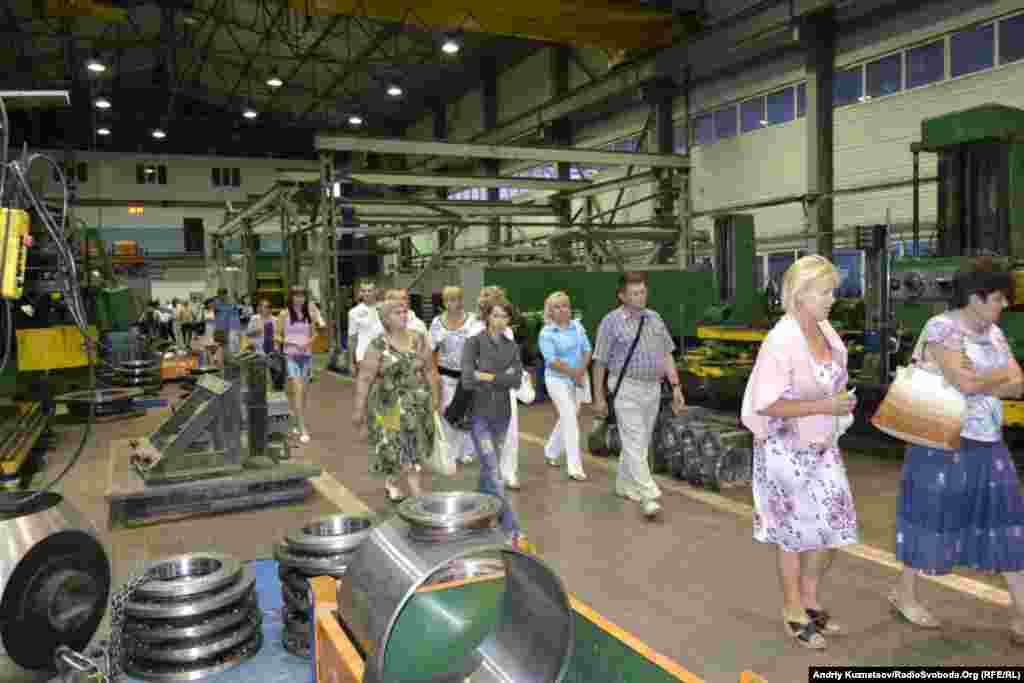 Інша з екскурсій була на Луганський завод трубопровідної арматури