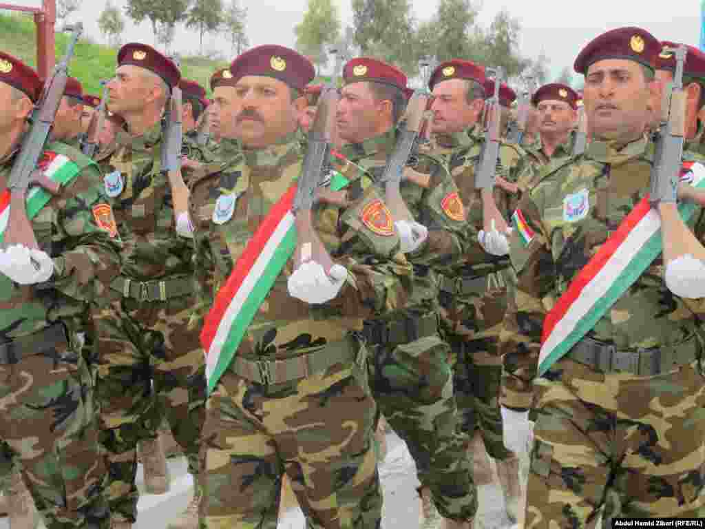 تیپ فیشخاپور از نیروهای مسیحی که توسط پیش‌مرگه‌ها آماده و تجهیز شده‌اند