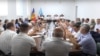 Adunați într-o ședință extraordinară, pe 6 august, la Comrat, conducătorii autonomiei găgăuze au adoptat o rezoluție în susținerea guvernatoarei Evghenia Guțul, condamnată cu o zi mai devreme.