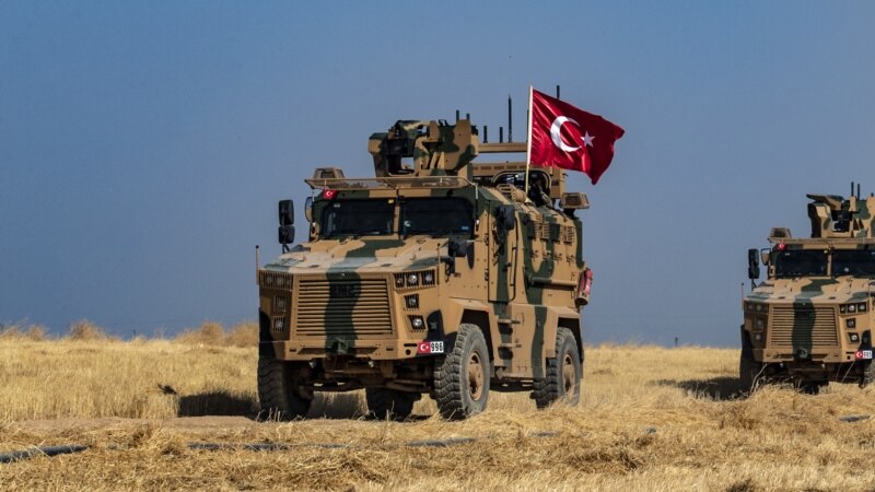 თურქეთს დამატებითი ჯარები და ტექნიკა გადაჰყავს სირიის საზღვართან