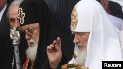 Патриарх Грузии Илия Второй к руководитель РПЦ Кирилл (архивное фото)