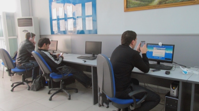 Türkmenistanda Internet torunyň tizligi ýene peselýär, VPN-ler petiklenýär